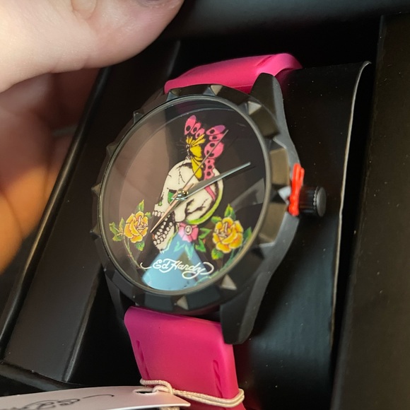Ed Hardy Women’s Skull Watch NWT - Picture 3 of 7